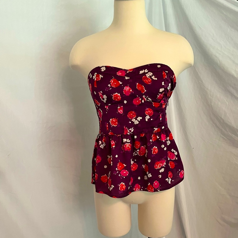 🎀$3/10 American Eagle Strapless Peplum Floral Top